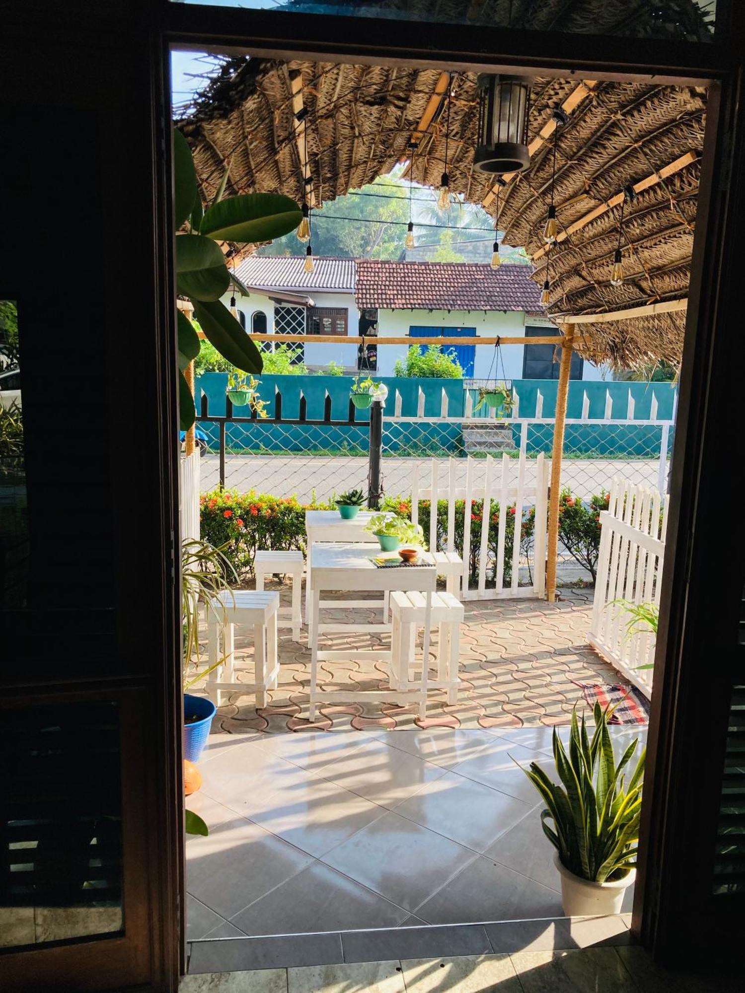 White Horse Mirissa Hotel Exterior photo